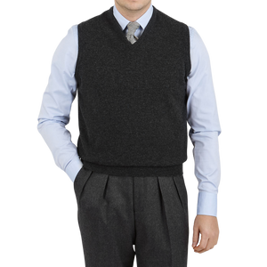 William Lockie Charcoal Grey Lambswool Slipover Front