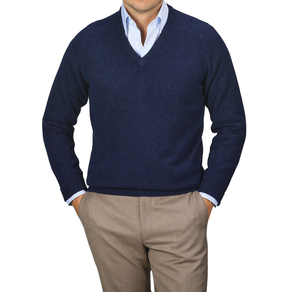 Alan Paine retailer Gray 100% Pure Wool V-Neck Pullover Sweater