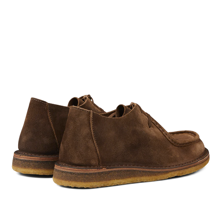 Dark Khaki Beenflex Derbies by Astorflex, made from vegetable-tanned suede leather, with rubber soles and viewed from a slight rear angle.