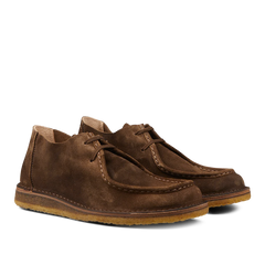 Introducing the Dark Khaki Suede Beenflex Derbies by Astorflex: expertly crafted from vegetable-tanned suede leather, these moccasin-style shoes feature lace-up fronts and light-colored soles.