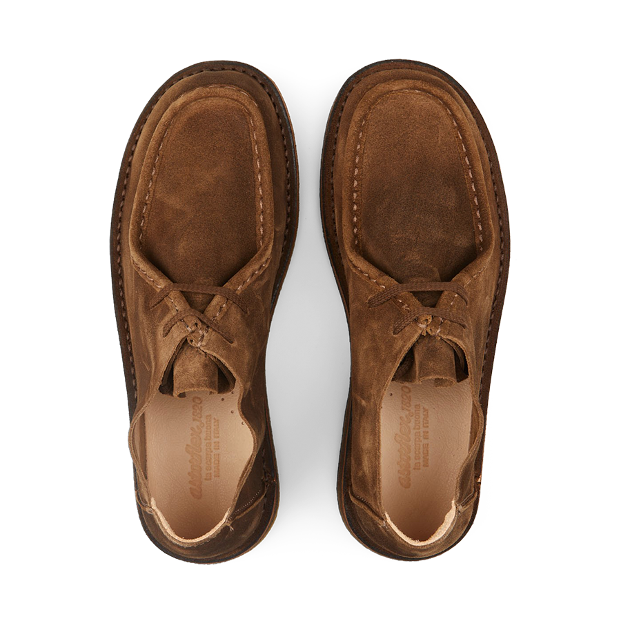 A pair of brown Astorflex Dark Khaki Suede Beenflex Derbies, featuring a vegetable-tanned suede construction, viewed from above.