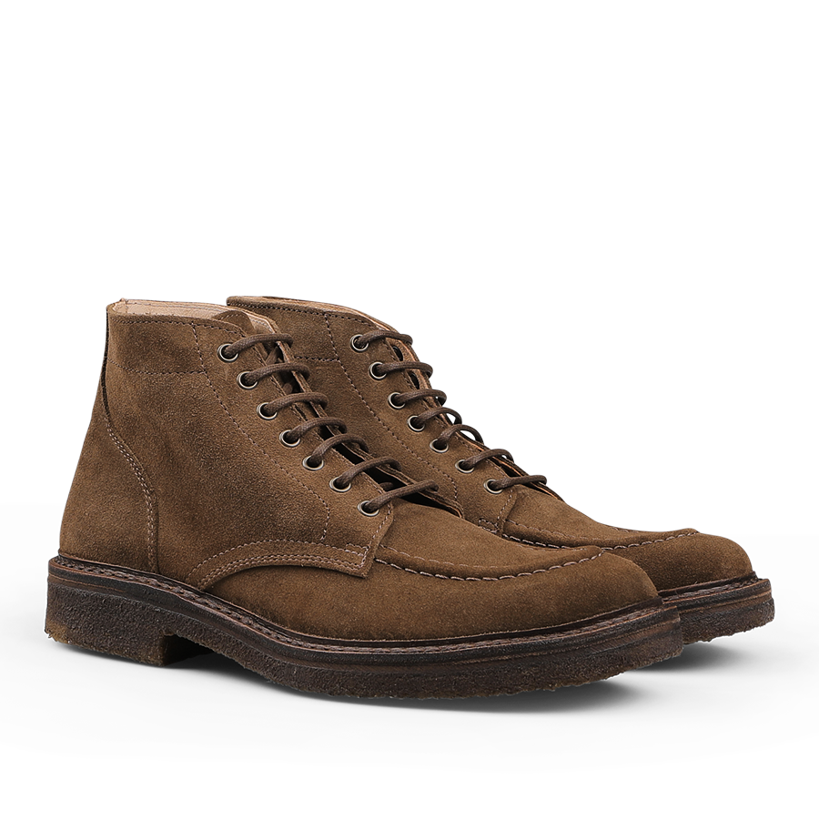 A pair of Dark Khaki Suede Leather Nuvoflex Boots by Astorflex, featuring dark brown crepe rubber soles.