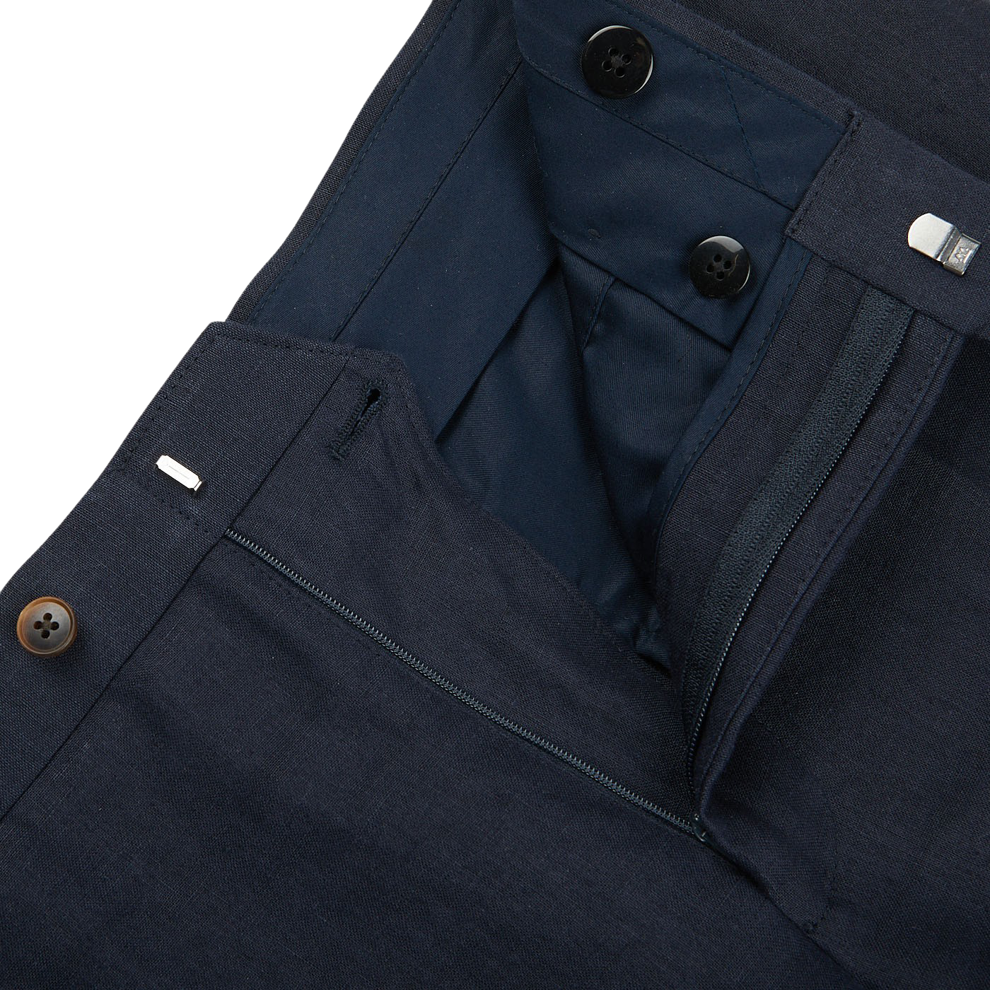 A close up of the pocket of Baltzar Sartorial's Navy Blue Pure Linen Flat Front Trousers.