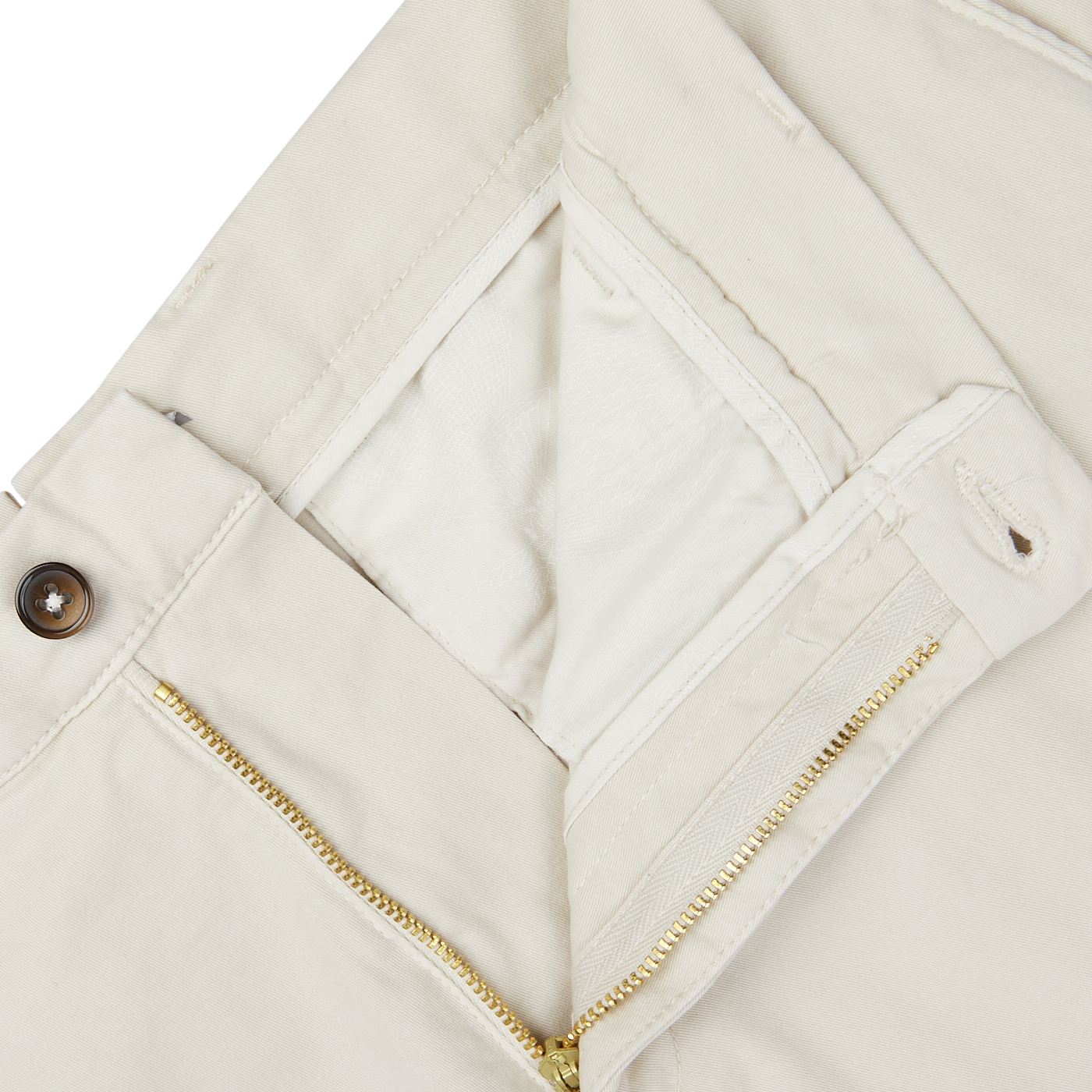 Close-up of Berwich cream beige cotton blend Bermuda shorts with zipper detail, perfect for a summer vacation.