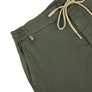Green Berwich militare drawstring shorts with elastic waistband.