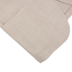 This cream beige wool hopsack K jacket from Boglioli features a pocket and unstructured craftsmanship.