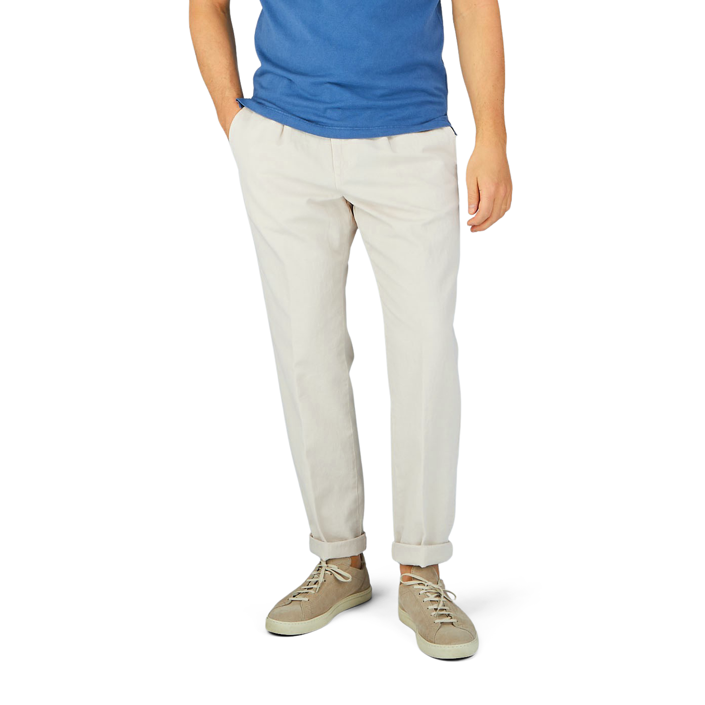 A man in a blue t-shirt and Briglia Ecru Beige Cotton Linen BG59 Pleated Chinos.