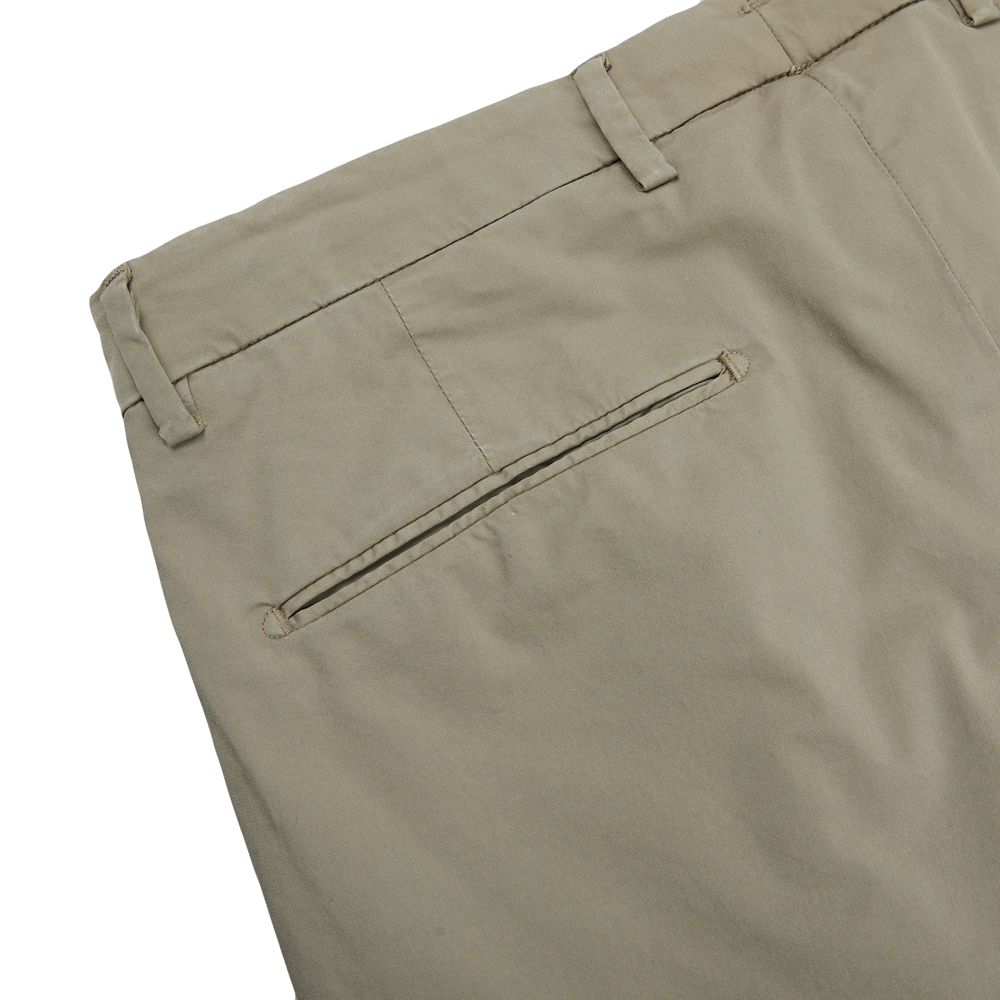 The Mole Cotton Stretch BG07 Pleated Chinos for men, made from cotton with stretch, are crafted by Italian trouser specialist Briglia.