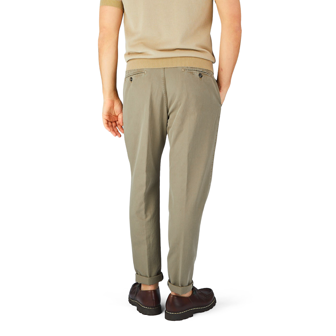 The man in the tan sweater and green trousers has a Briglia Olive Cotton Linen BG59 Pleated Chinos, with a slim fit and adjustable waistband.