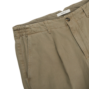 An easy-fit pair of Olive Cotton Linen BG59 Pleated Chinos by Briglia on a white background.