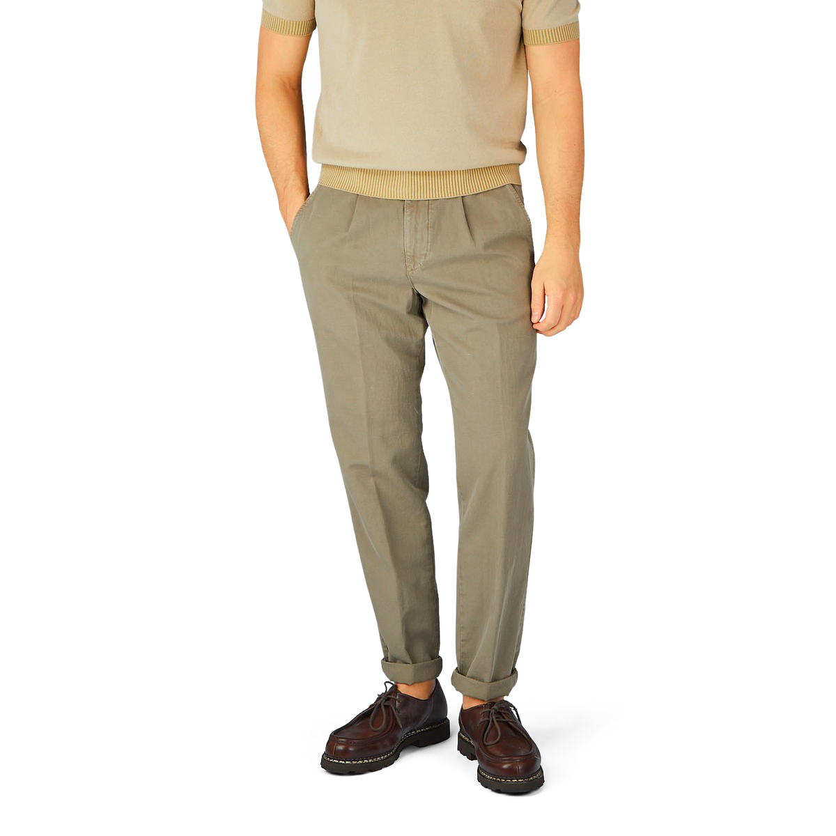 A man wearing Briglia Olive Cotton Linen BG59 Pleated Chinos and an upcycled sweater.