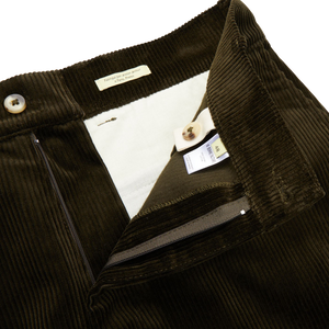 De Bonne Facture Dark Olive Cotton Corduroy Balloon Trousers with a zipper, made of heavy cotton corduroy.