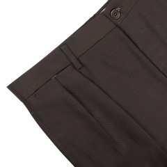 Close-up of De Petrillo's Dark Brown Wool Twill Modello E Trousers, featuring an elegantly crafted waistband with button and pleats, made from luxurious wool gabardine twill.