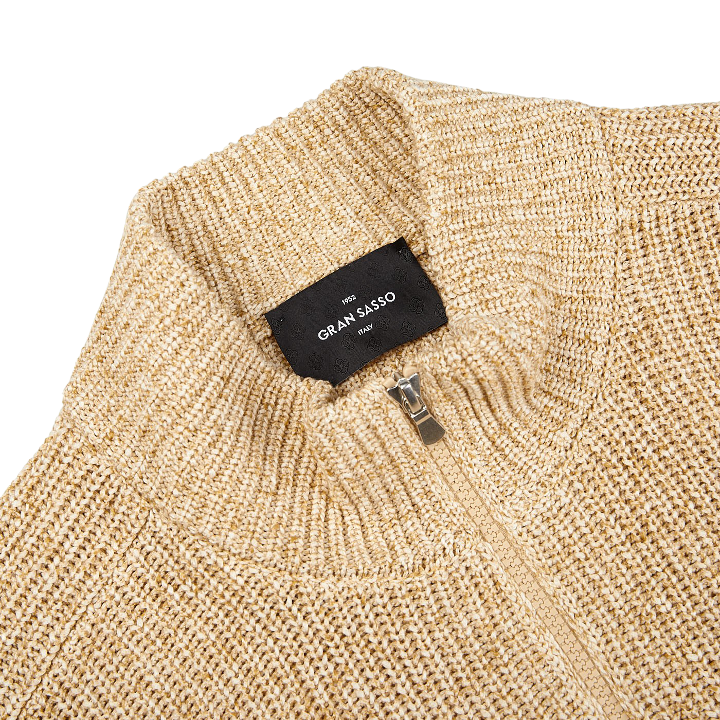 A Gran Sasso Oat Beige Rib Stitch Cotton 1/4 Zip Sweater, crafted from rib-stitch pure cotton with a label on it.
