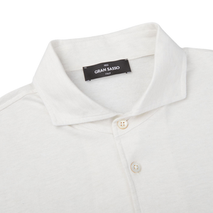 The collar of a Gran Sasso Off-White Cotton Cashmere Knitted Shirt.