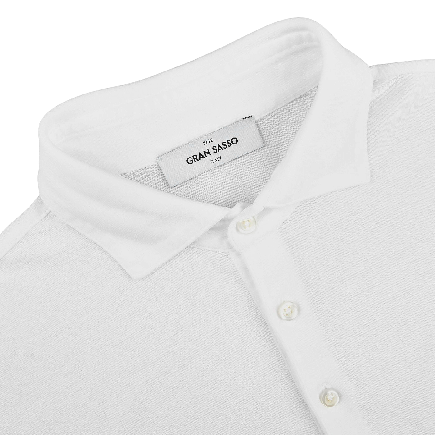 The White Washed Cotton Popover Shirt by Gran Sasso offers classic elegance with a modern twist. Made from cotton jersey, it features a comfortable slim fit and button closure.