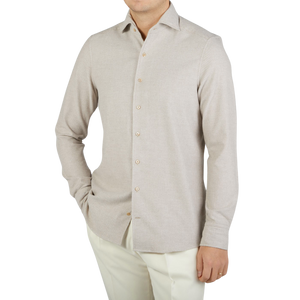 A man wearing a Light Beige Brushed Cotton Slimline Shirt from Stenströms.