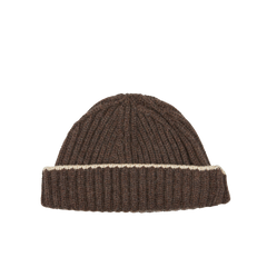 A Porcupine Alabaster Cashmere Ribbed Short Beanie by William Lockie on a white background.