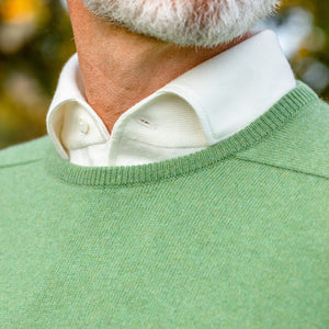 William Lockie Foliage Green Crew Neck Cashmere Sweater Model